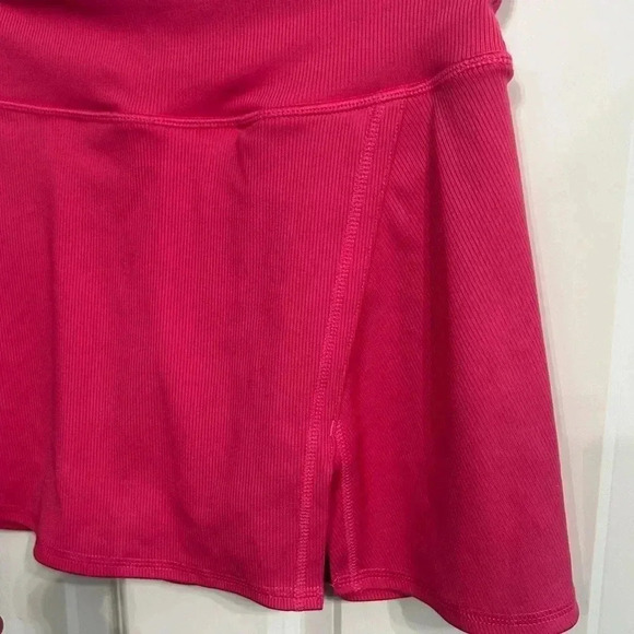 Old Navy Other - Barely worn Old Navy size 14-16 active skort for girls. Like new! Bright pink.